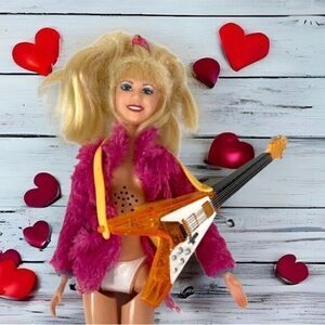 Disney Hannah Montana Girls Doll with Guitar Accessory Toy Figure Miley‎ Cyrus
